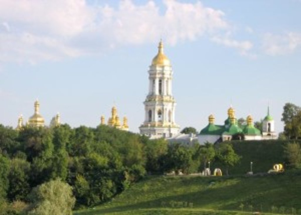 Велика Лаврська дзвіниця була зведена у 1745 році