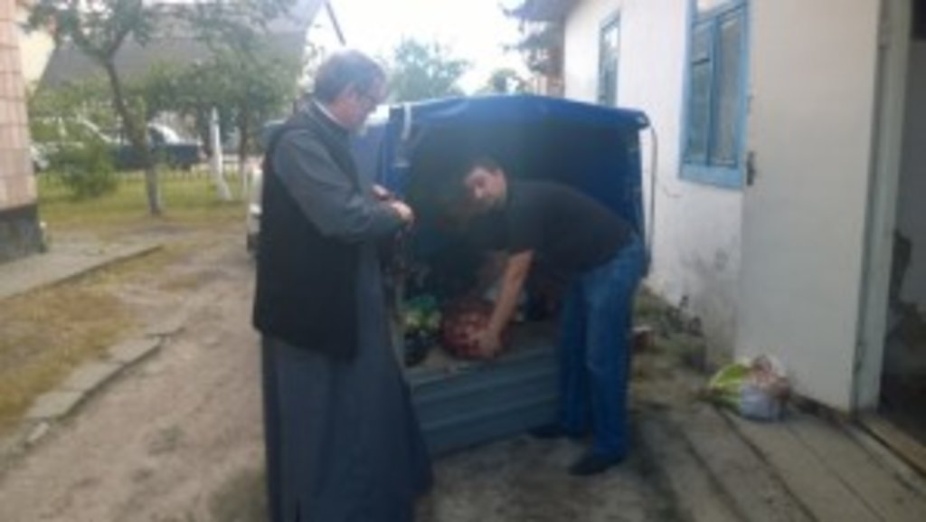 Домомога військовим продуктами харчування