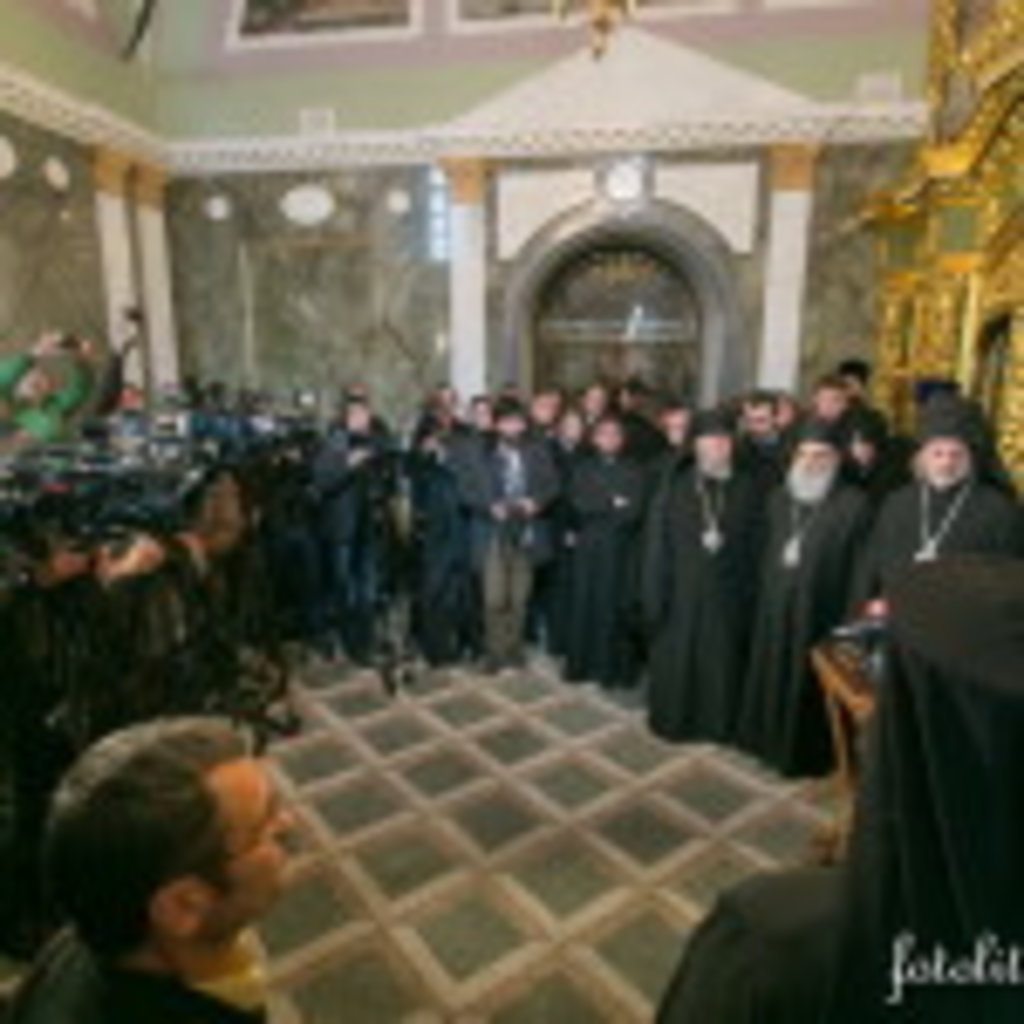 9 листопада, у день пам’яті преподобного Нестора Літописця, після Божественної літургії в Успенському соборі Свято-Успенської Києво-Печерської Лаври з нагоди 400-річчя Київської духовної академії відбувся брифінг для представників ЗМІ