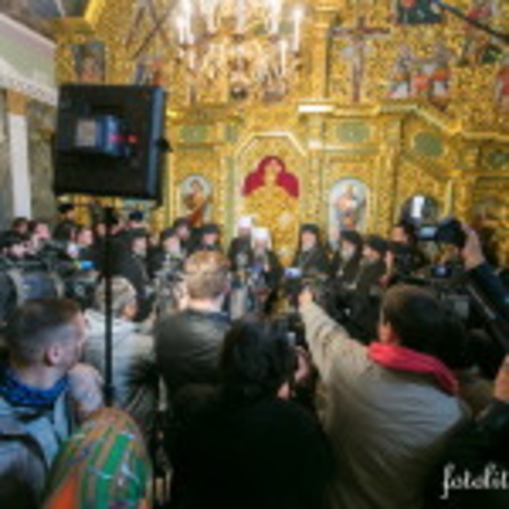 9 листопада, у день пам’яті преподобного Нестора Літописця, після Божественної літургії в Успенському соборі Свято-Успенської Києво-Печерської Лаври з нагоди 400-річчя Київської духовної академії відбувся брифінг для представників ЗМІ