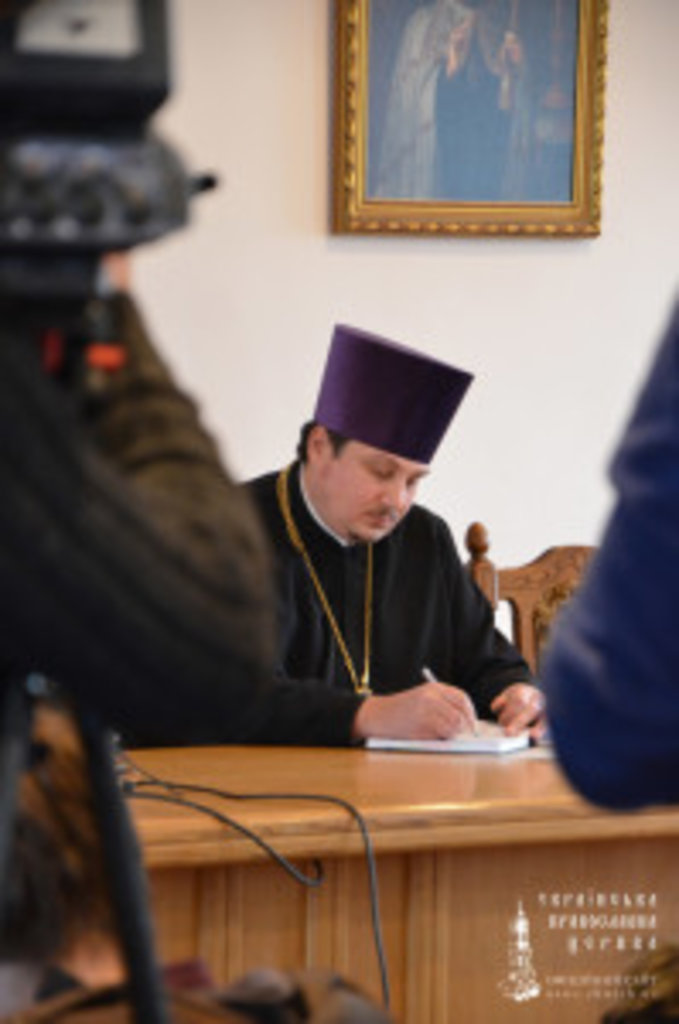 25 березня на території Свято-Успенської Києво-Печерської Лаври відбулася прес-конференція Інформаційно-просвітницького відділу Української Православної Церкви, присвячена проблемі внесення змін до законодавства згідно з проектом № 412