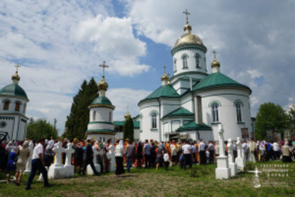 22 травня, у день пам’яті перенесення мощей святителя і чудотворця Миколая з Мир Лікійських у Бар, Блаженніший Митрополит Київський і всієї України Онуфрій звершив Божественну літургію у Свято-Миколаївському храмі с. Коритне Вижницького району Чернівецької області