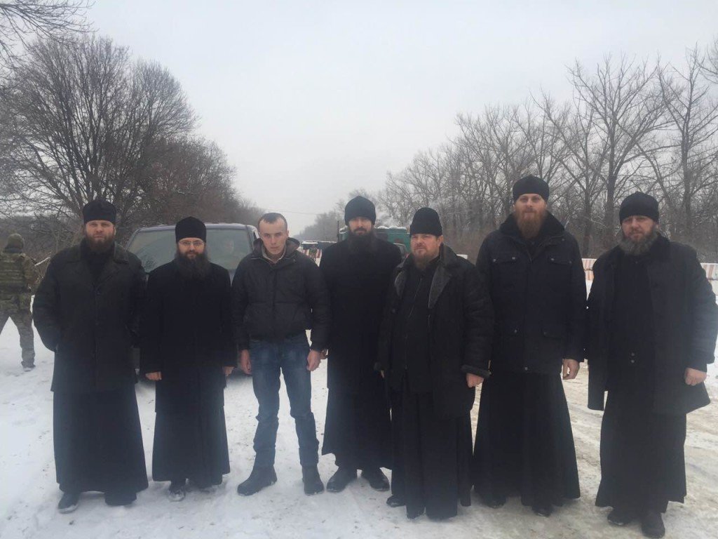 Зустріч Тараса Колодія на лінії розмежування священнослужителями УПЦ