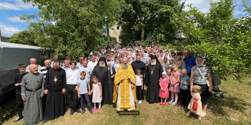 Перше престольне свято за межами рідної святині відзначили віряни УПЦ у селі Старі Бросківці