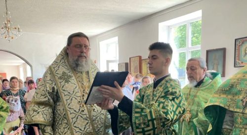 У річницю російського удару по Кривому Рогу митрополит Єфрем підніс молитви за упокоєння душ невинних жертв