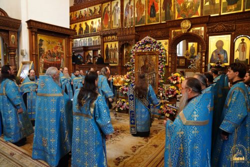 У Святогірській лаврі молитовно вшанували головну святиню обителі – чудотворну ікону Божої Матері