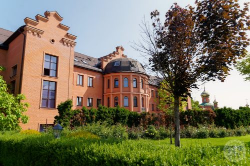 У Київських духовних школах триває вступна кампанія