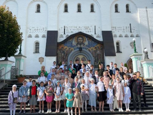 Духовне збагачення, оздоровлення і відпочинок: у єпархіях УПЦ організували молодіжні табори