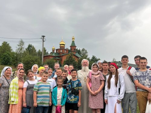 Духовне збагачення, оздоровлення і відпочинок: у єпархіях УПЦ організували молодіжні табори — частина 3