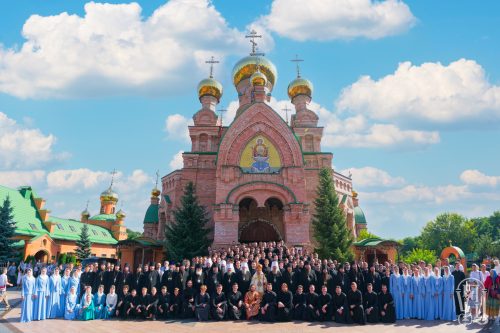 Предстоятель очолив Божественну літургію з молитвою на новий навчальний рік у Голосіївському монастирі