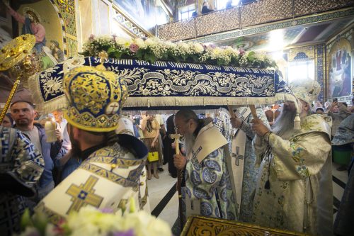 Блаженніший Митрополит Онуфрій очолив чин погребіння Плащаниці Божої Матері