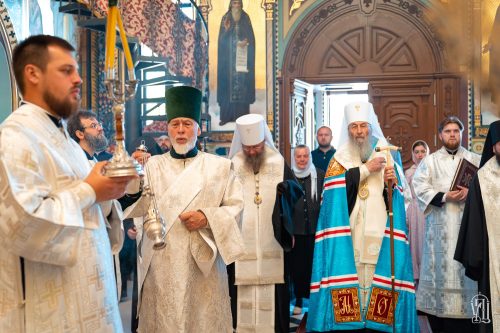 У День Незалежності в усіх храмах та монастирях Української Православної Церкви звершать молебні за Україну та її захисників