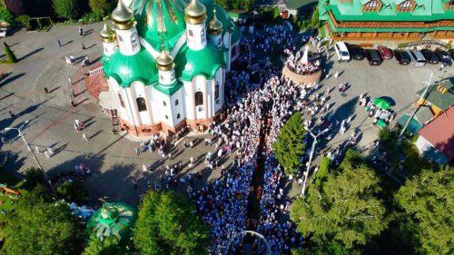 На Буковині в Аннинському жіночому монастирі звершили святкове богослужіння