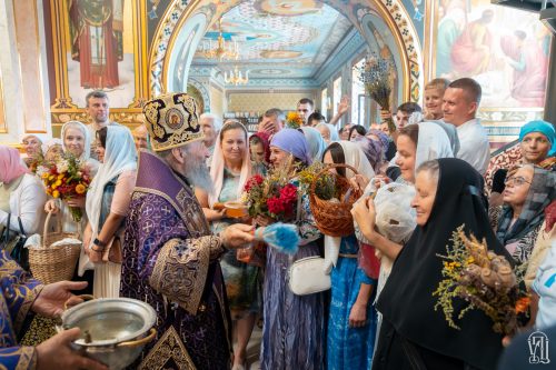 Предстоятель очолив богослужіння свята Винесення Хреста Господнього та мучеників Маккавеїв