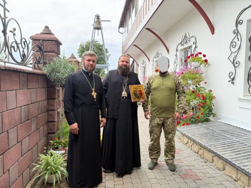 Митрополит Рівненський Пимен отримав відзнаку за підтримку воїнів ЗСУ