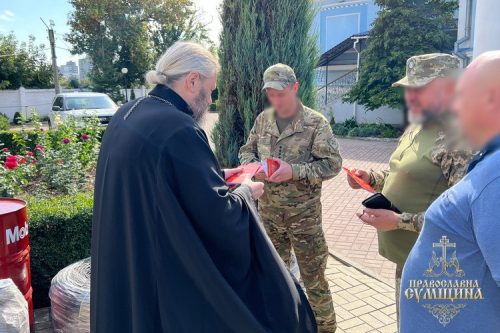 Митрополит Євлогій передав українським воїнам благодійну допомогу від Сумської єпархії УПЦ