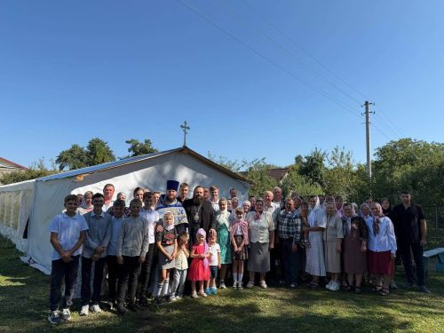 Керуючий Рівненською єпархією відвідав парафії, у яких були відібрані храми