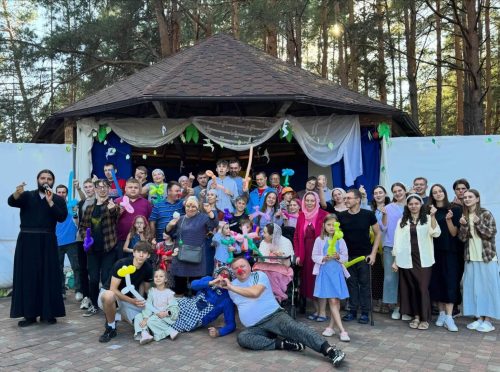 У єпархіях УПЦ допомагають військовим, нужденним і дітям